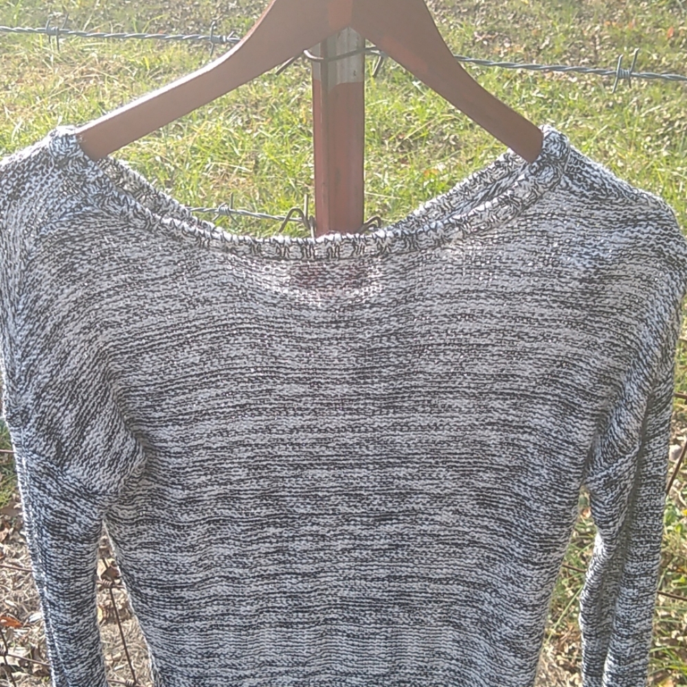 Arizona jeans Hi low size medium sweater - Picture 5 of 6